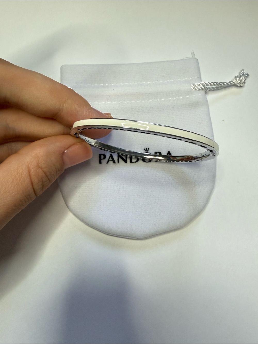 Silver Radiant Hearts of Pandora Bangle 7.2 inch